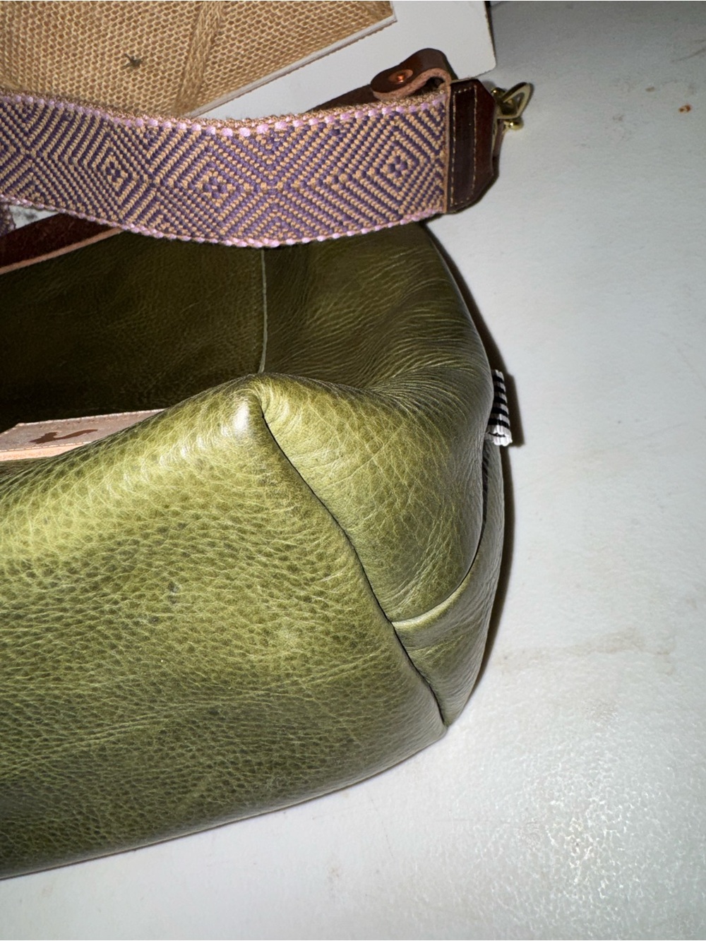 Meanwhile Back On The Farm Hunter Green Leather Crossbody Shoulder Bag - Picture 7 of 9